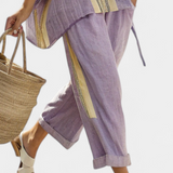 Ensemble en lin de bambou avec lavande envoûtante et accents rayés jaunes