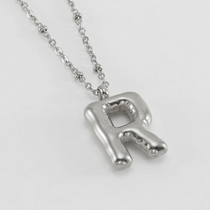 Irena – Collier doré avec pendentif en forme de lettre initiale