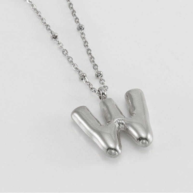 Irena – Collier doré avec pendentif en forme de lettre initiale