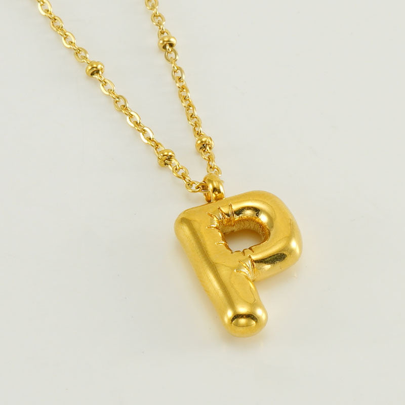 Irena – Collier doré avec pendentif en forme de lettre initiale