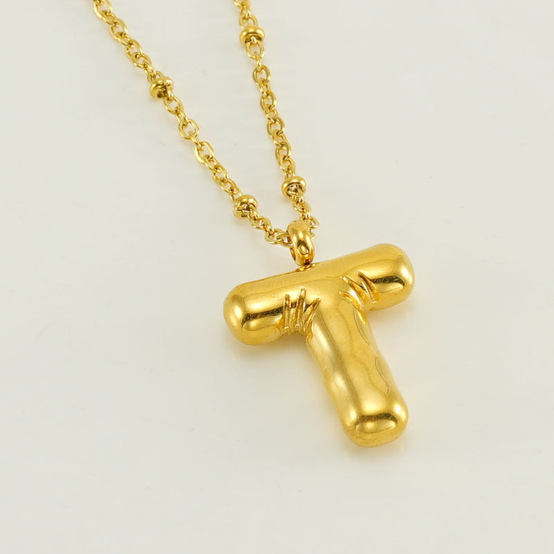Irena – Collier doré avec pendentif en forme de lettre initiale