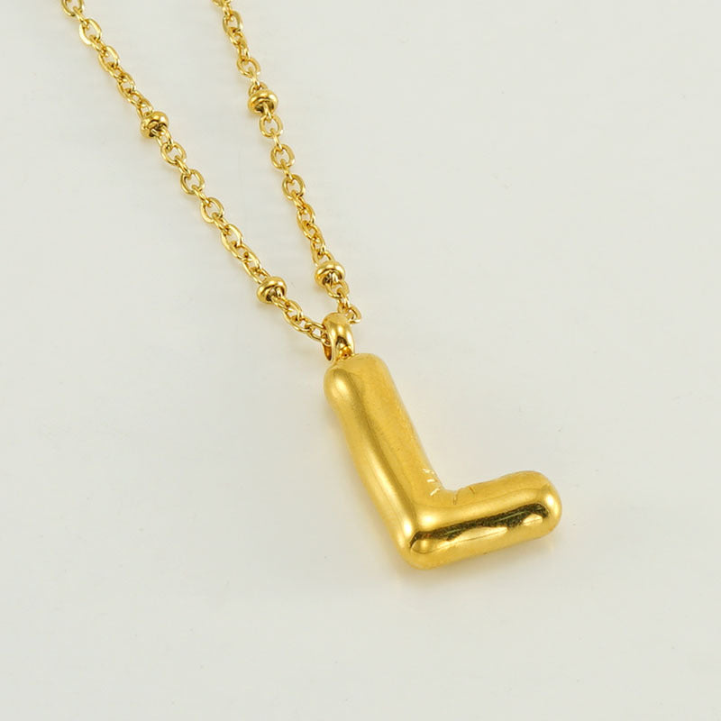 Irena – Collier doré avec pendentif en forme de lettre initiale