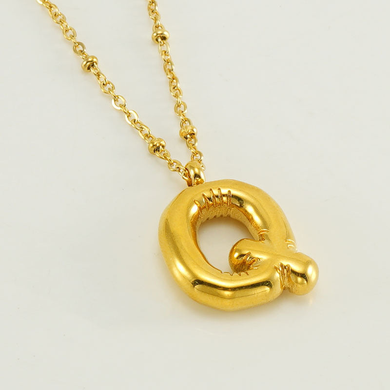Irena – Collier doré avec pendentif en forme de lettre initiale