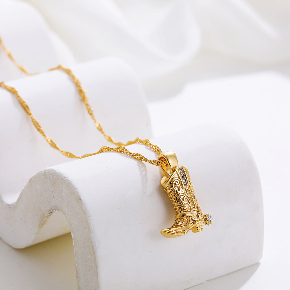 Johana – Collier délicat orné de charmants pendentifs en or.