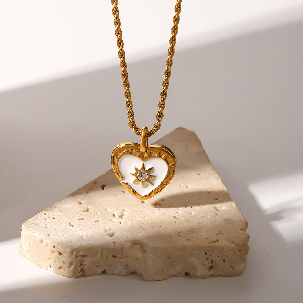 Elisabeth – Collier en or avec pendentifs symboliques délicats