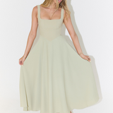 Robe Midi Chic au Style Romantique