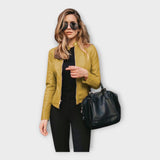 Veste en Cuir au Style Contemporain