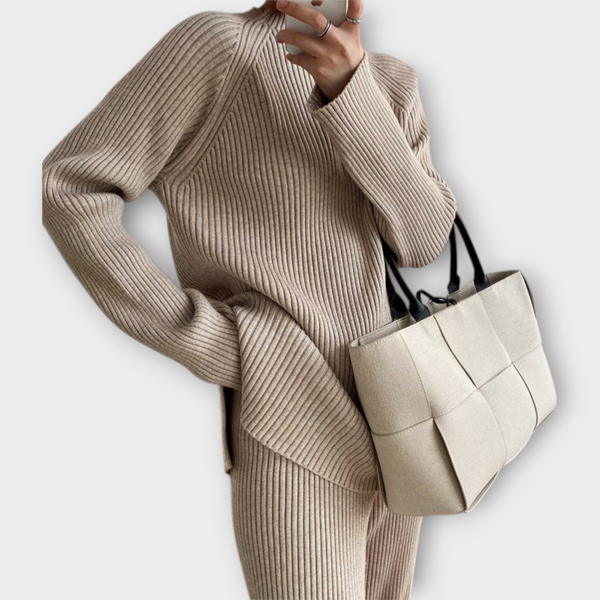 Ensemble Tricoté au Style Épuré et à la Silhouette Décontractée