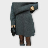 Ensemble Tricoté Moderne : Pull et Jupe