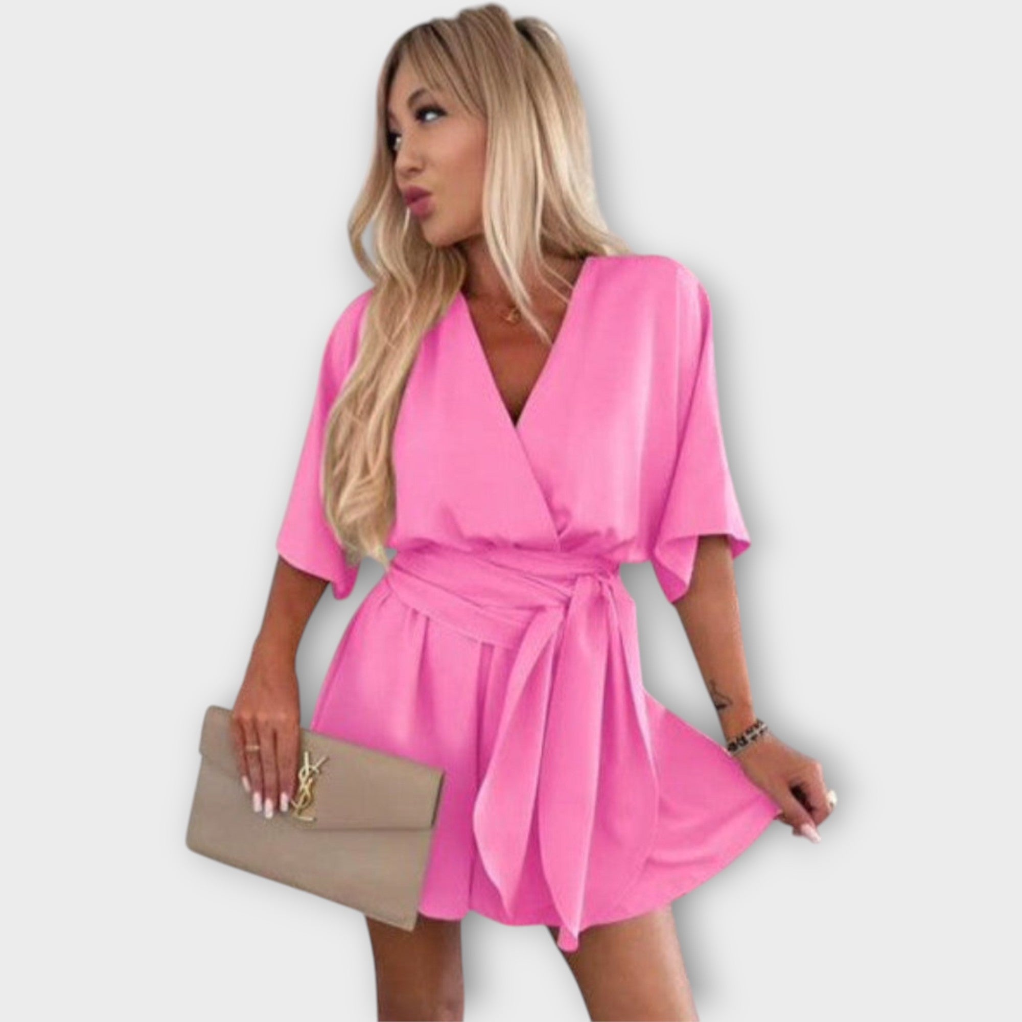 Robe d'été légère à volants avec ceinture