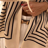 Chemise Rayée au Design Minimaliste