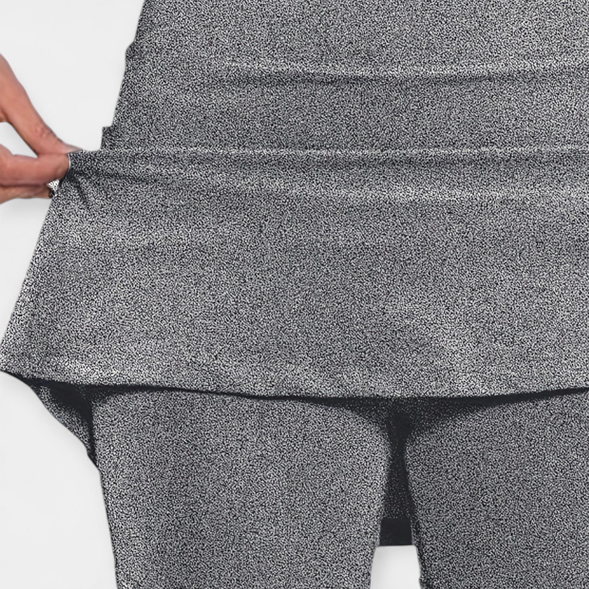 Short taille haute avec jupe intégrée