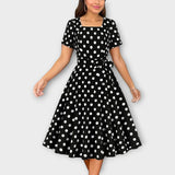 Robe Vintage à Pois avec Ceinture et Décolleté Carré