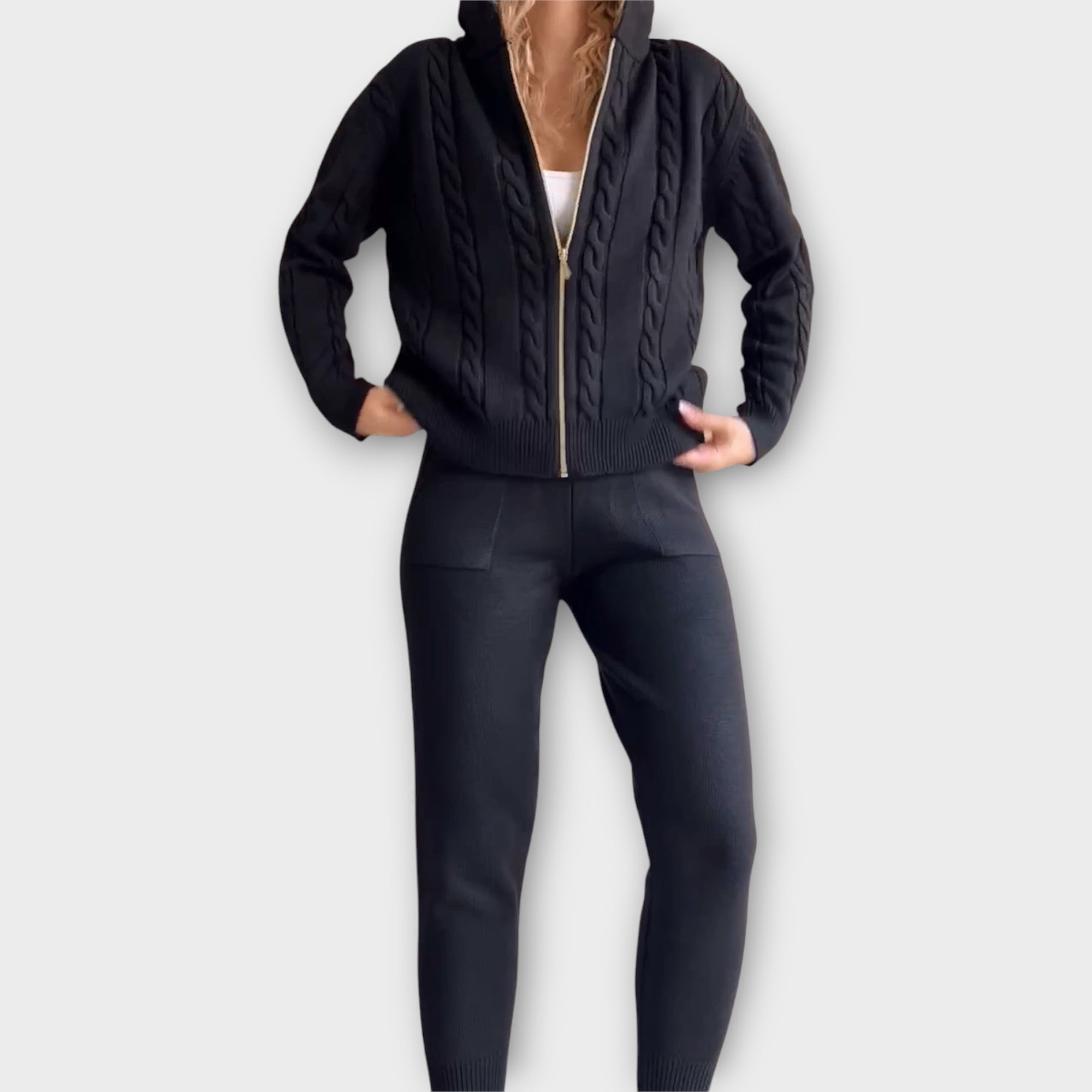 Ensemble Tricot à Capuche et Veste