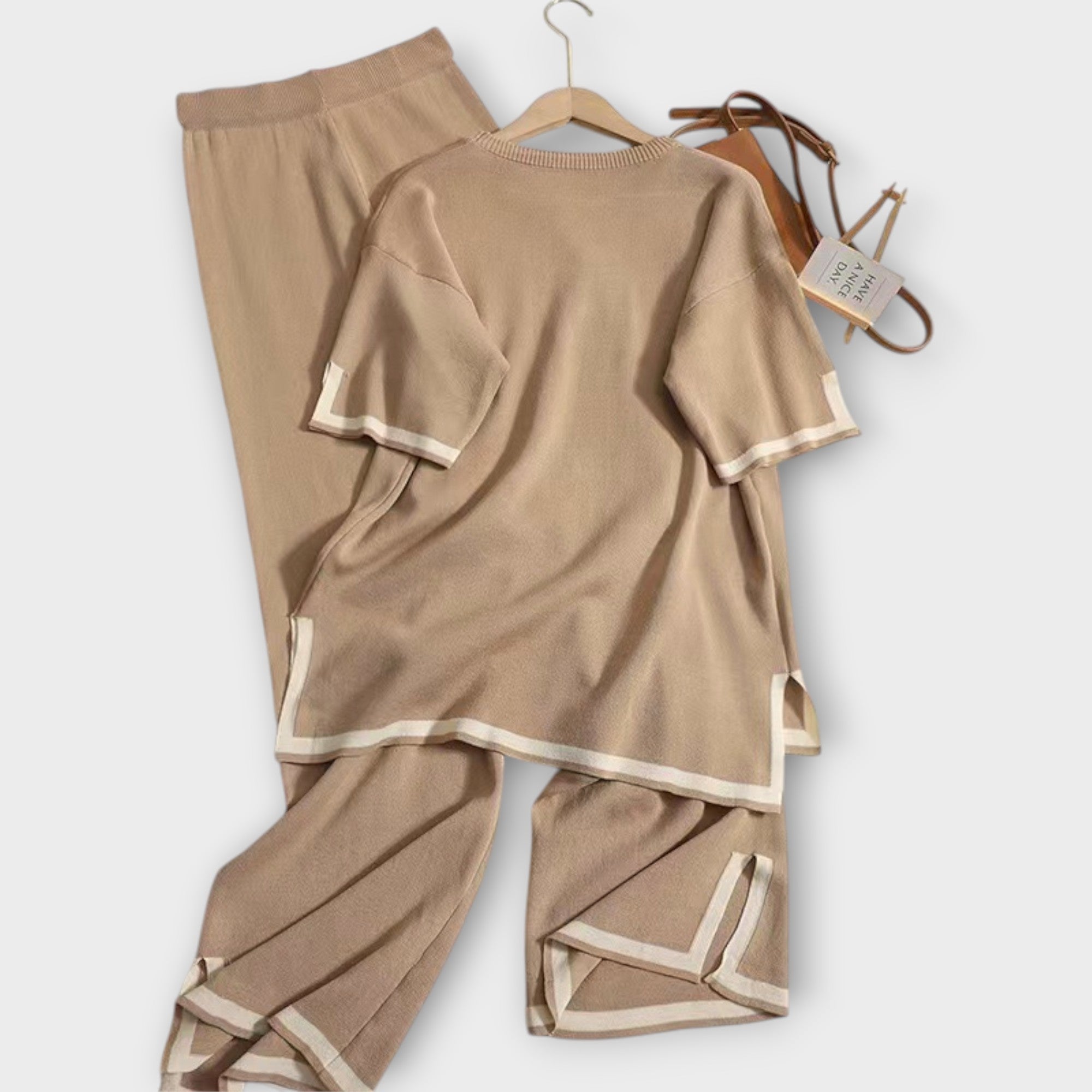 Ensemble Tricoté à Manches Courtes avec Coupe Relax