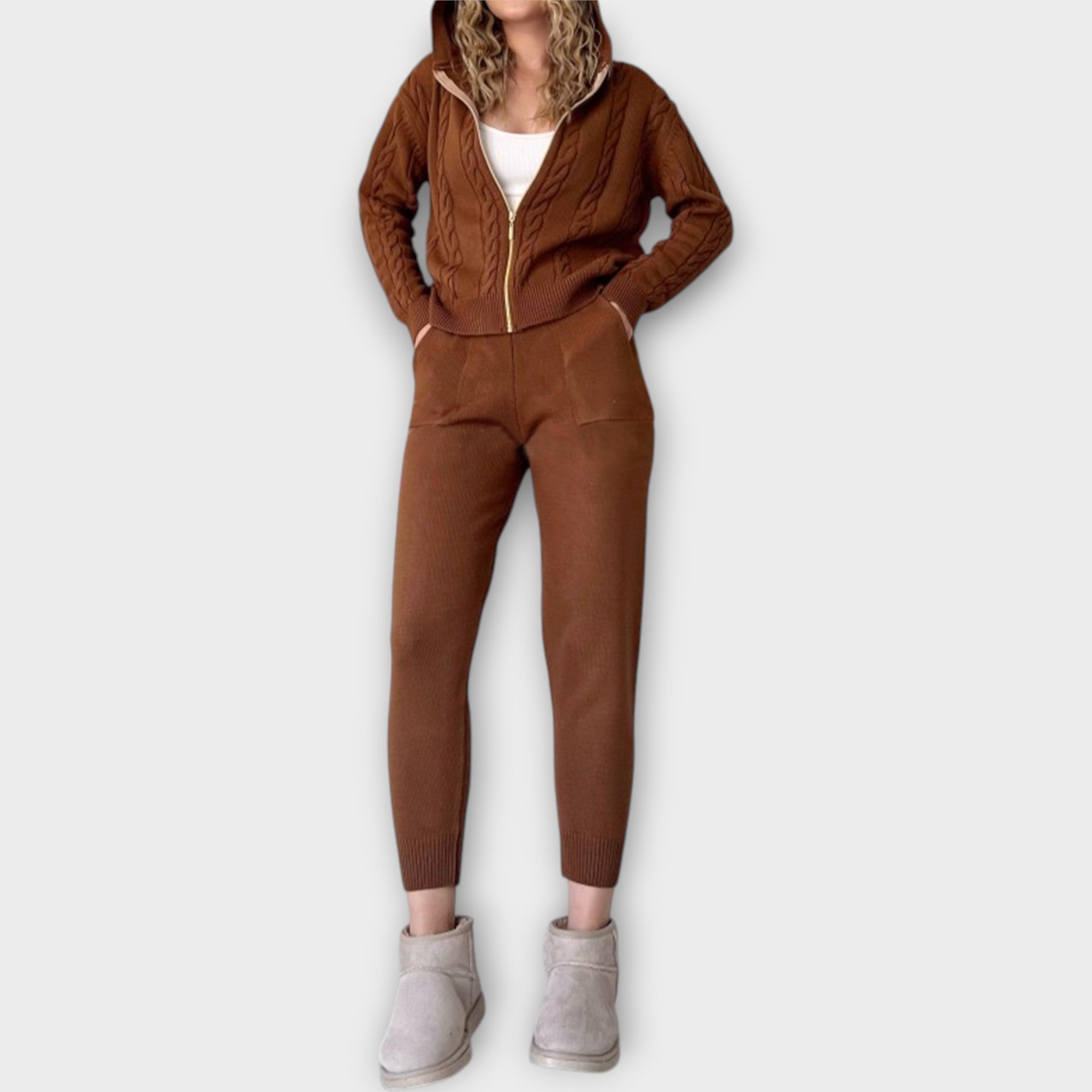 Ensemble Tricot à Capuche et Veste