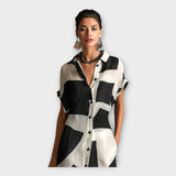 Robe longue chic au design contemporain et à l'élégance intemporelle