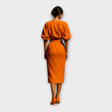 Robe chic au design épuré et à l'esthétique minimaliste