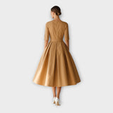 Robe midi au design minimaliste élégant