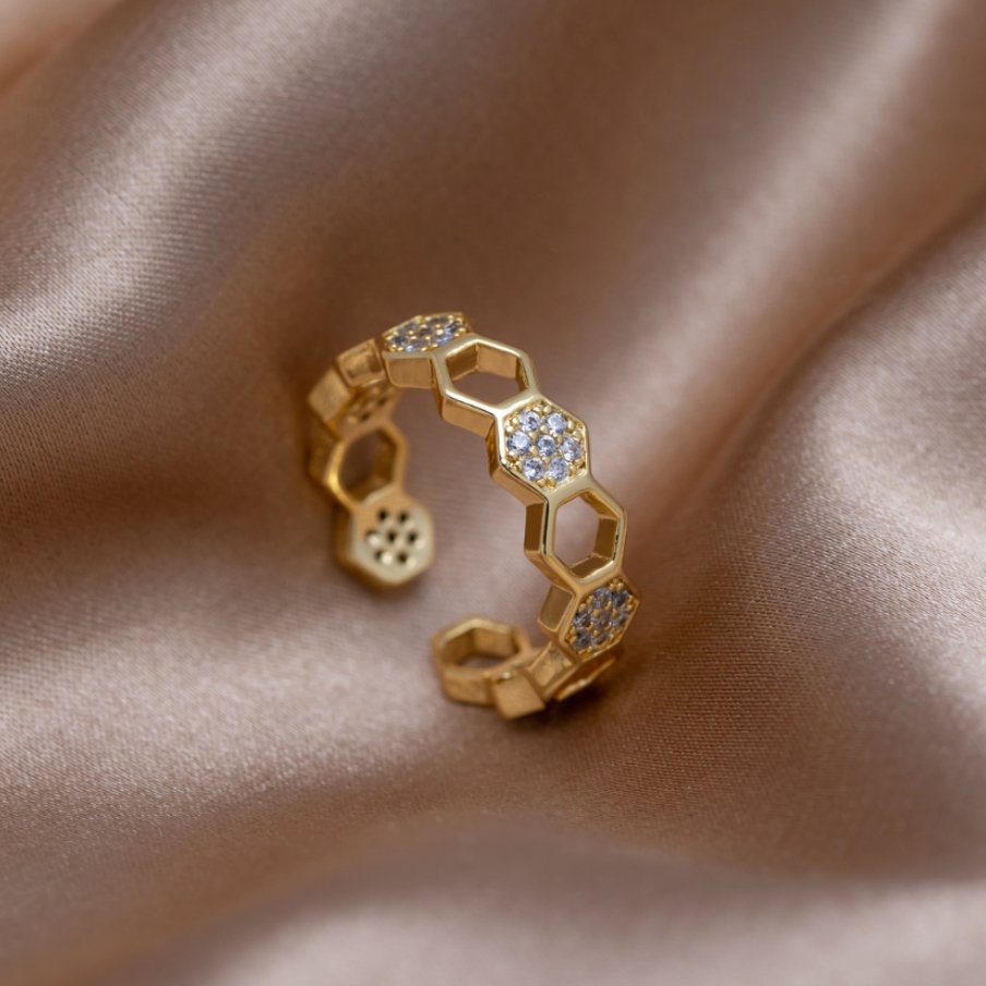 Friedrika – Bague en plaqué or ornée d'une perle décorative.