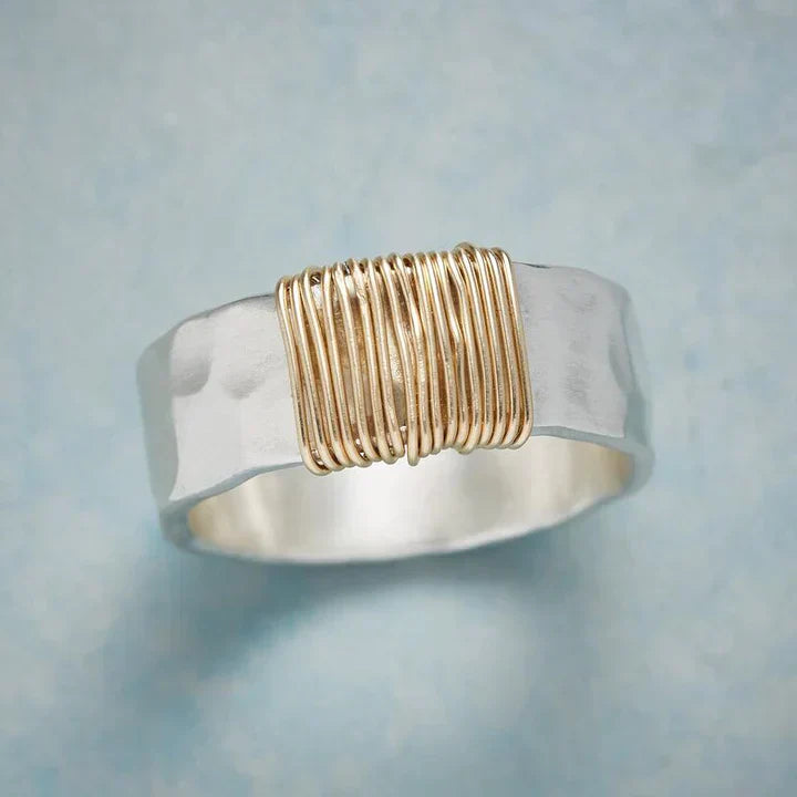 Emilia – Bague vintage en argent et or 18 carats