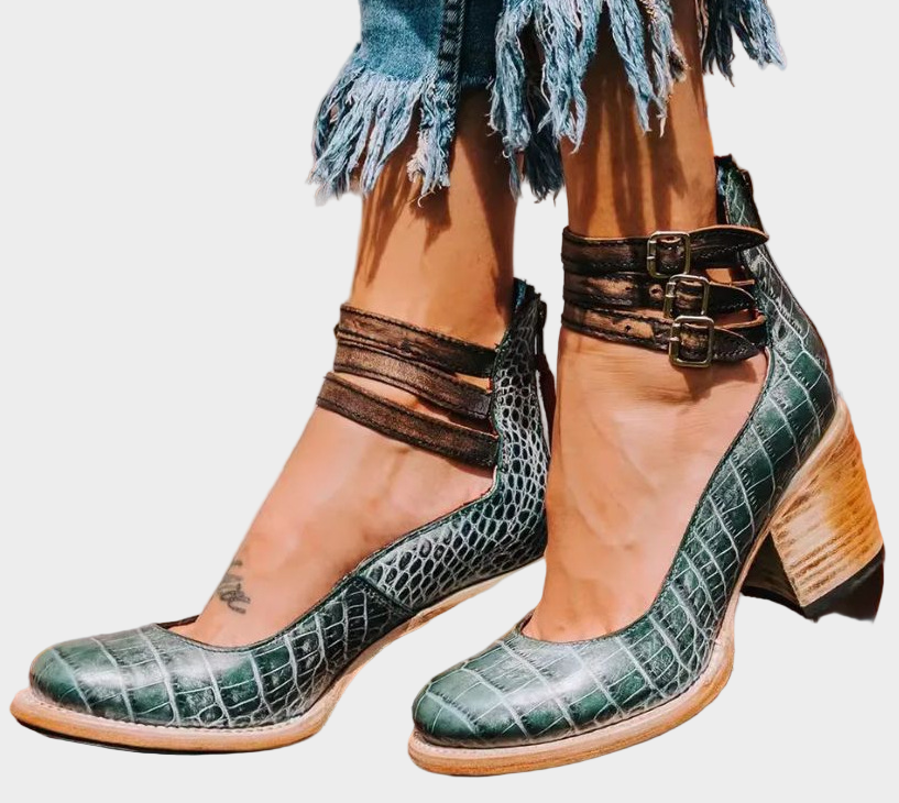 Escarpins à lanières multiples avec talon épais