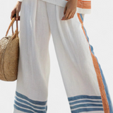 Ensemble Ethnique Daisy Blanc avec Détails Bleus et Oranges – Un Style Unique et Éclatant