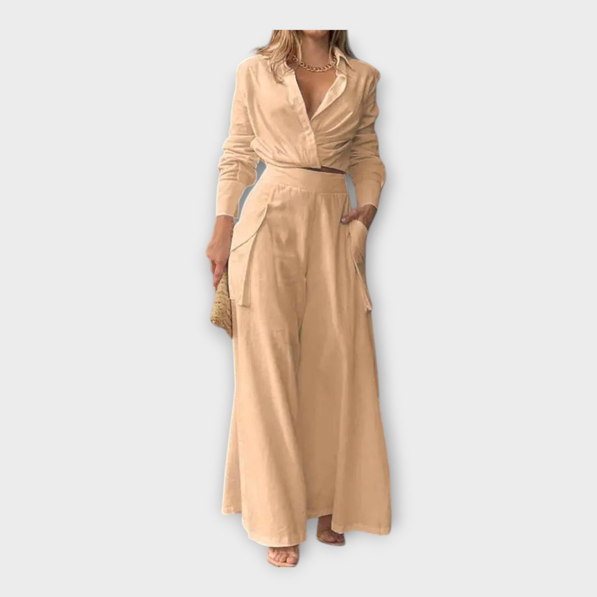 Ensemble au design minimaliste et à l'élégance intemporelle