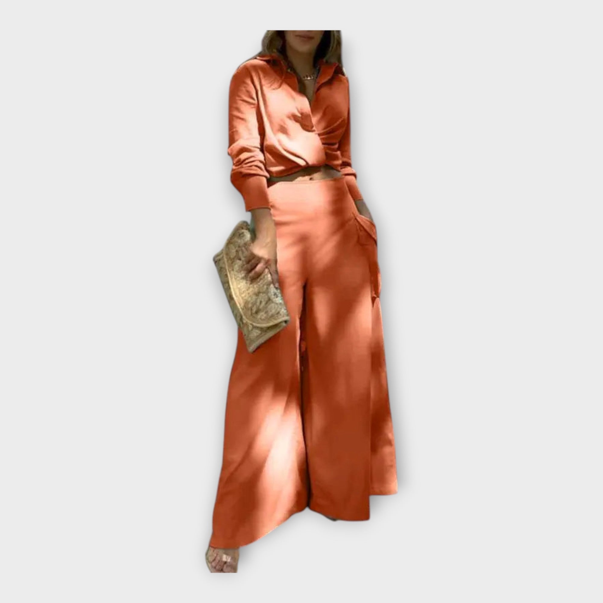 Ensemble au design minimaliste et à l'élégance intemporelle